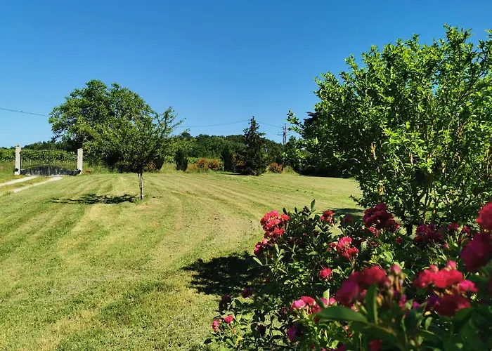 ベッド・アンド・ブレックファスト La Grange De Cablanc 4*